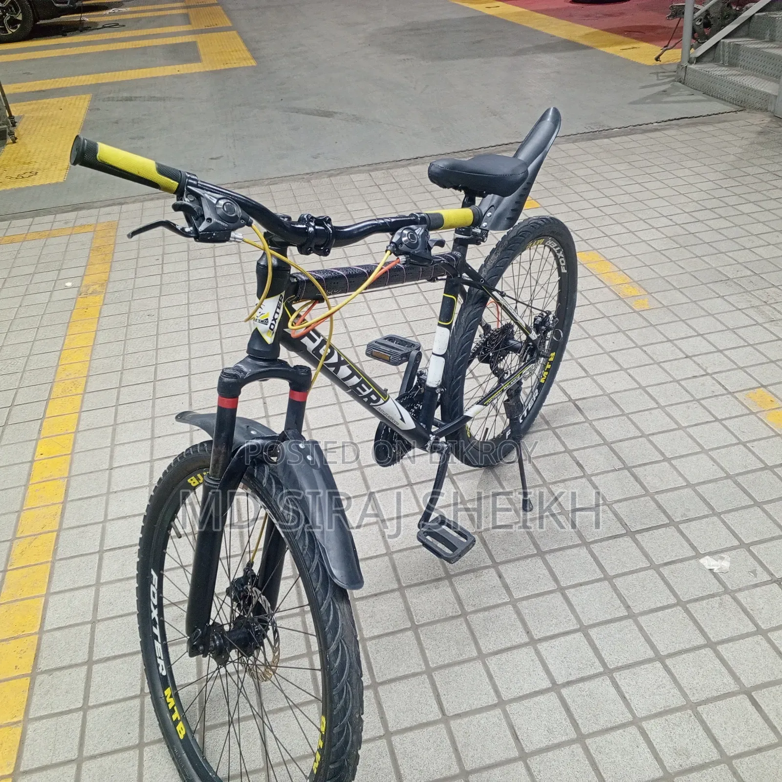 A gear cycle in fresh condition for sale.