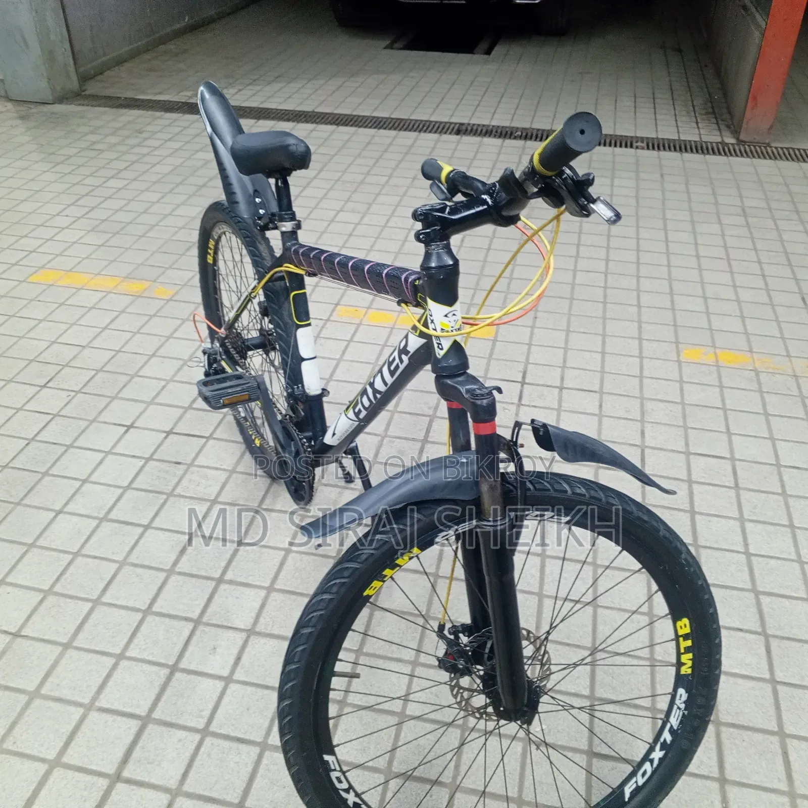 A gear cycle in fresh condition for sale.