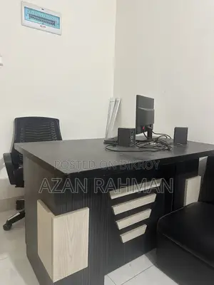 ফ্রেশ অফিস টেবিল