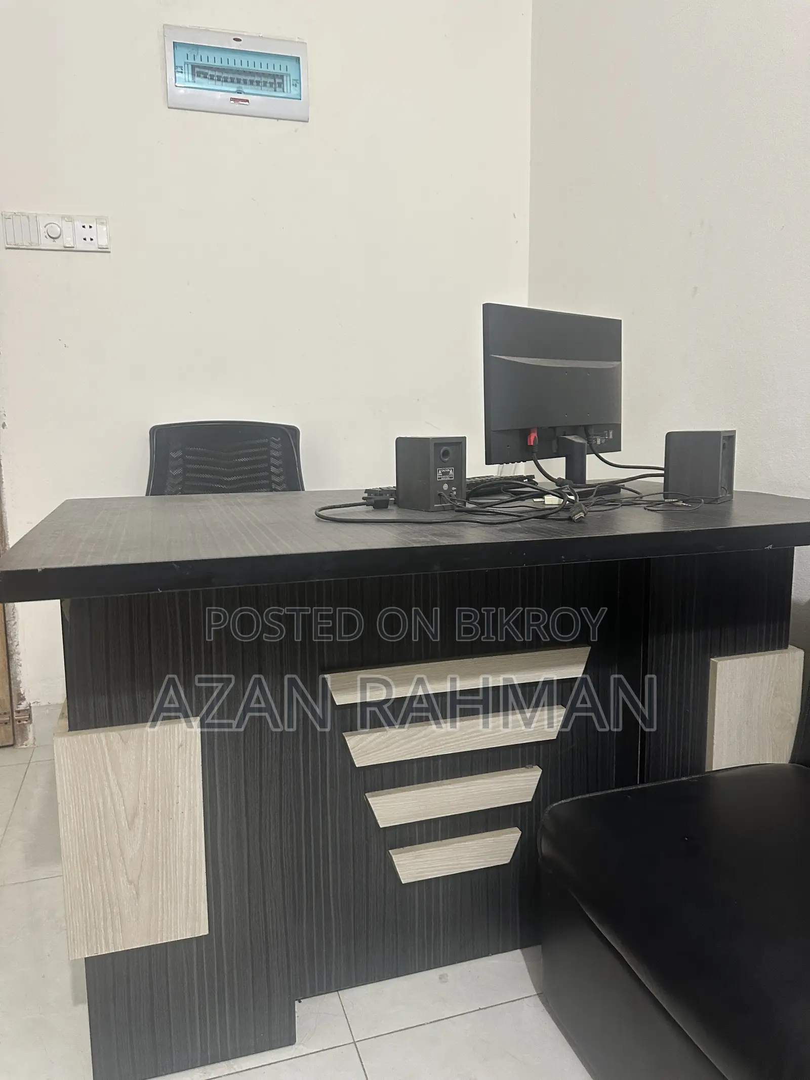ফ্রেশ অফিস টেবিল