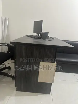ফ্রেশ অফিস টেবিল