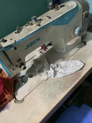 Jack F4 Sewing Machine