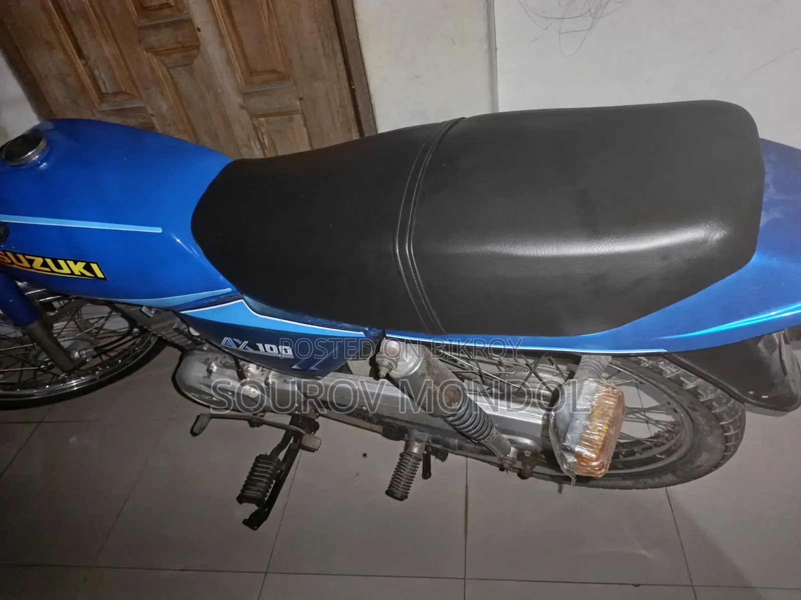 Suzuki 2000 Blue