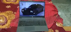 Laptop HP 15-Da3007nia 4GB AMD Ryzen 5 HDD+SSD 500GB
