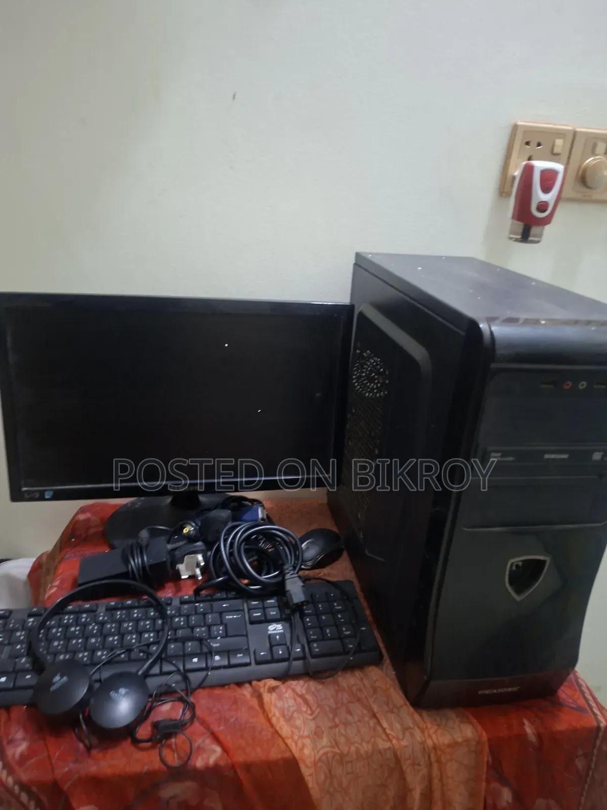 Desktop Computer Asus 8GB Intel Pentium HDD 320GB