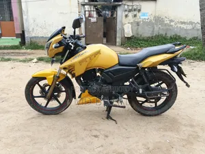 TVS Apache RTR 160 2V 2018 Yellow