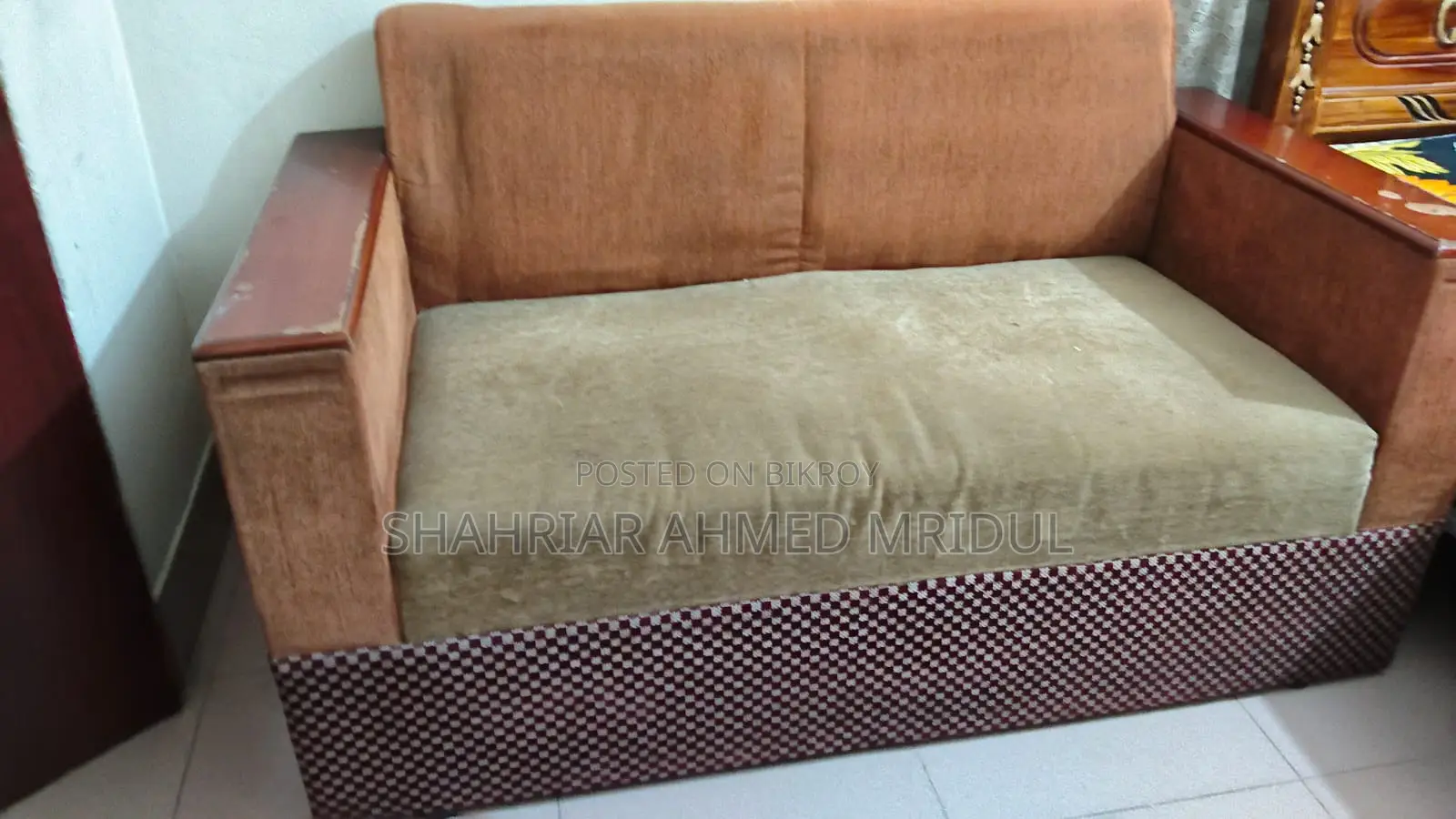4 Ft / 2.5 Ft 2 Sit Sofa Sell