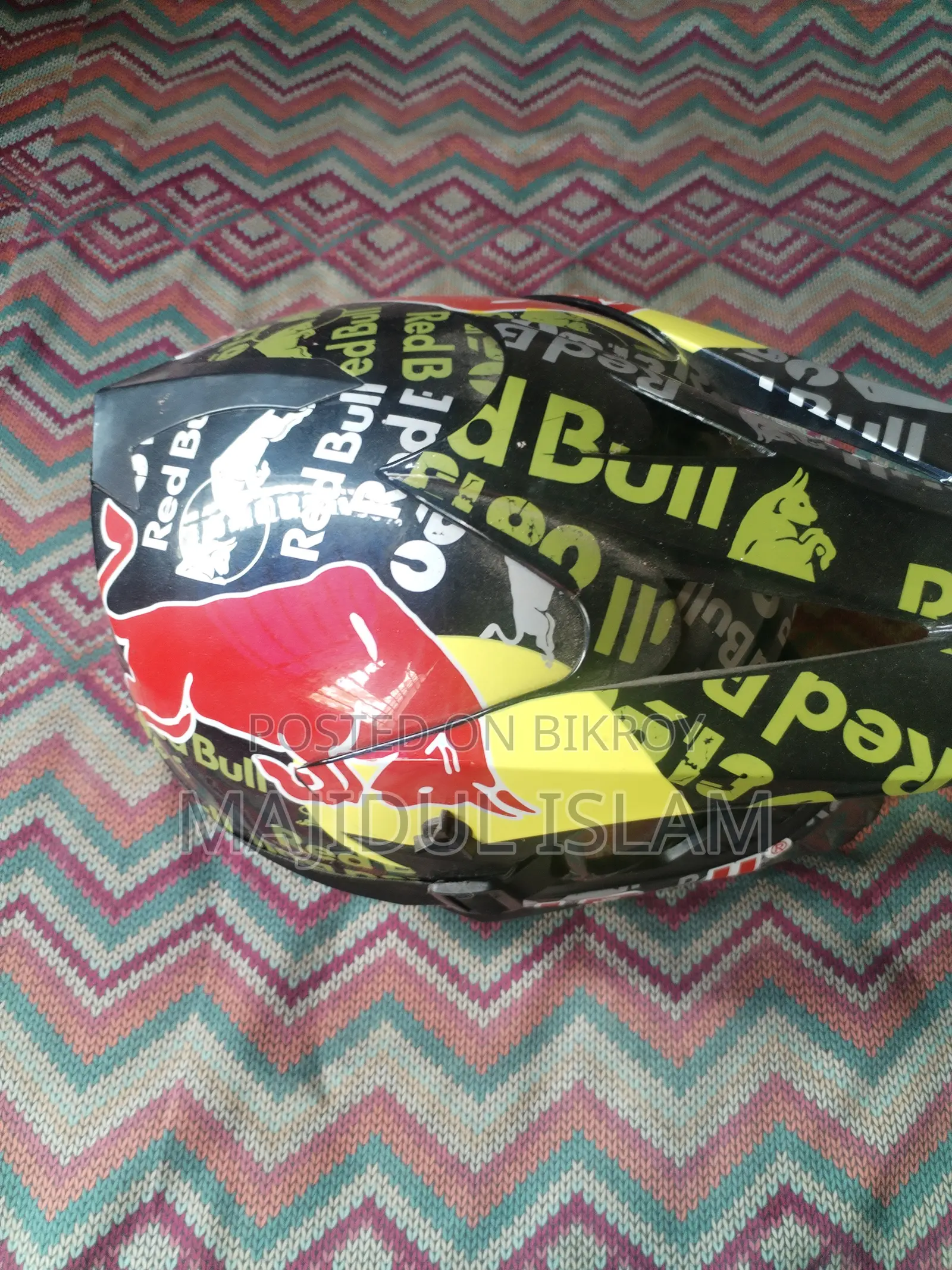 I want to sell this helmet, if anyone wants to buy it, please contact the number