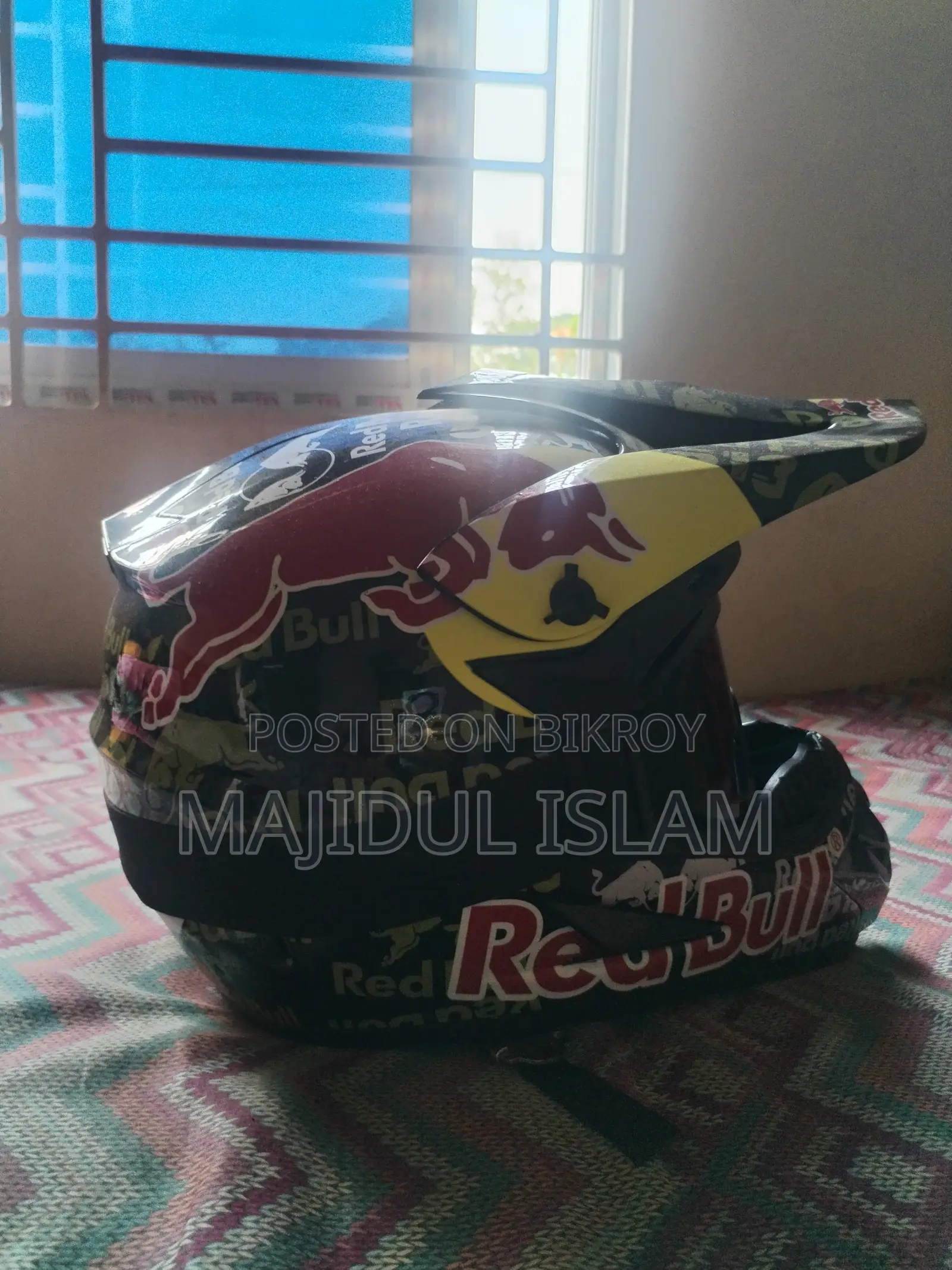 I want to sell this helmet, if anyone wants to buy it, please contact the number
