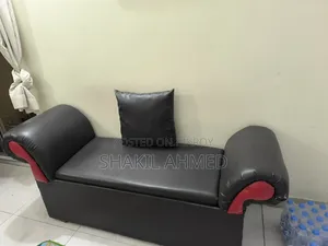 সোফা সেট এবং দিওয়ান