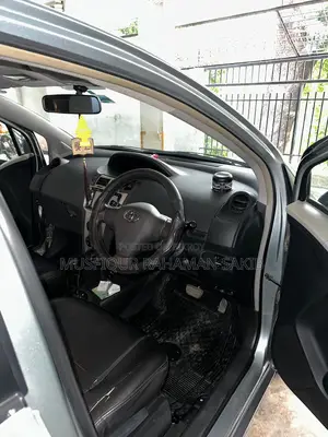 Toyota Vitz 1.5 FWD 5dr 2008 Silver