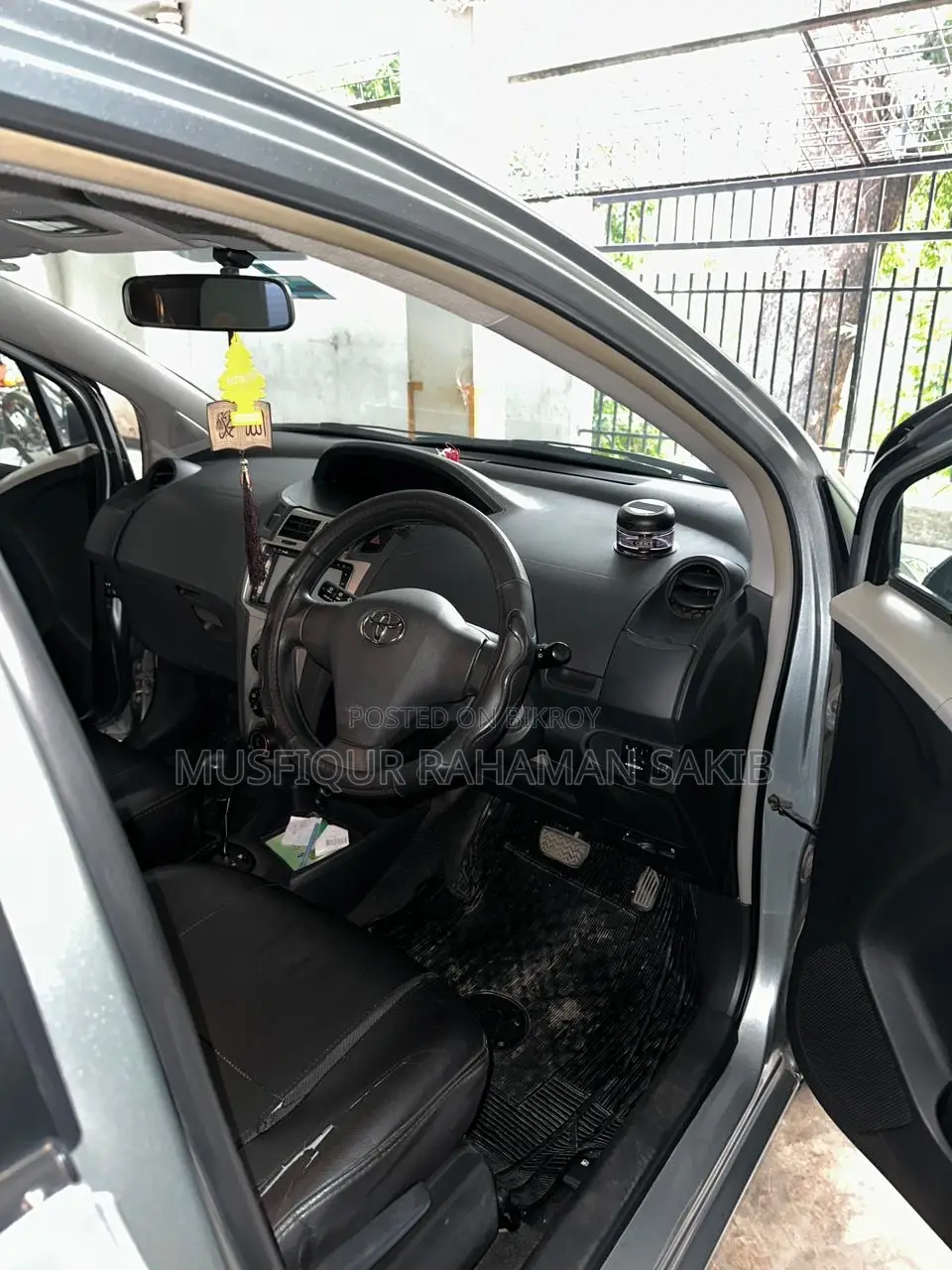Toyota Vitz 1.5 FWD 5dr 2008 Silver