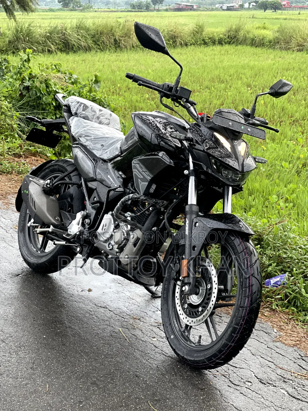 হিরো এক্সট্রিম স্পোর্টস ২০২৫ কালো