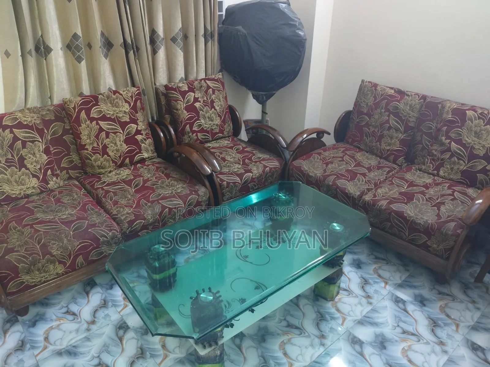 সোফা সেট টেবিলসহ