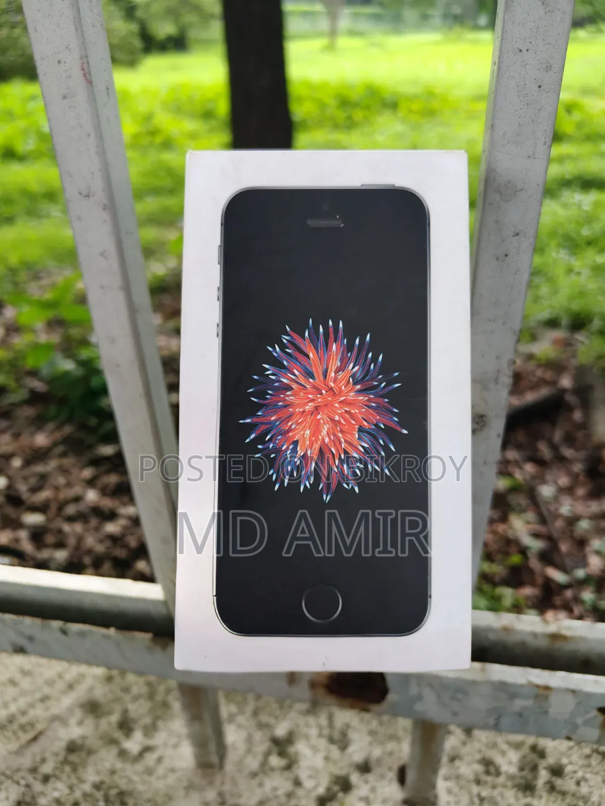 Apple iPhone SE 64 GB Black