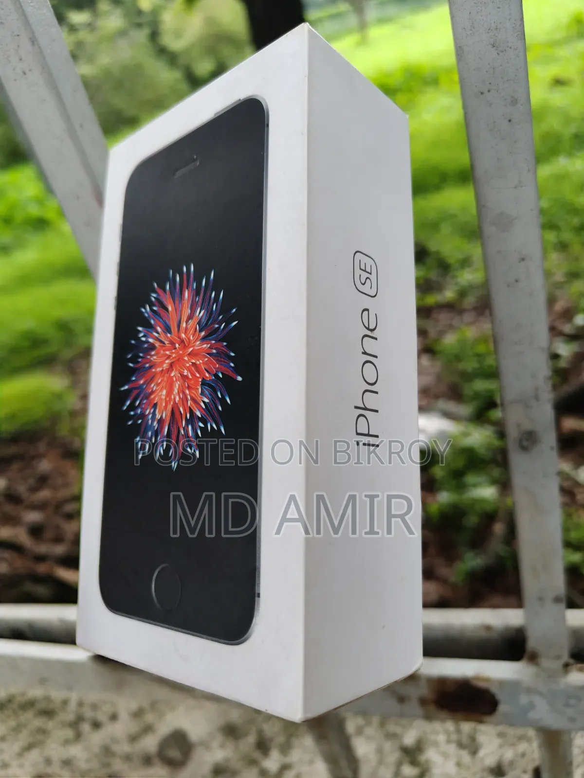 Apple iPhone SE 64 GB Black