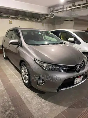 Toyota Auris 2013 Silver