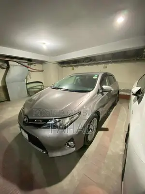 Toyota Auris 2013 Silver