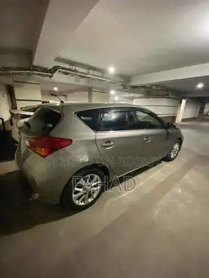 Toyota Auris 2013 Silver