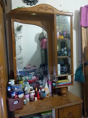 সেগুন কাঠের ড্রেসিং টেবিল