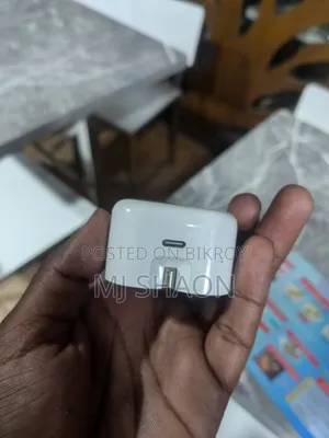 Apple 20W USB-C Power Adapter