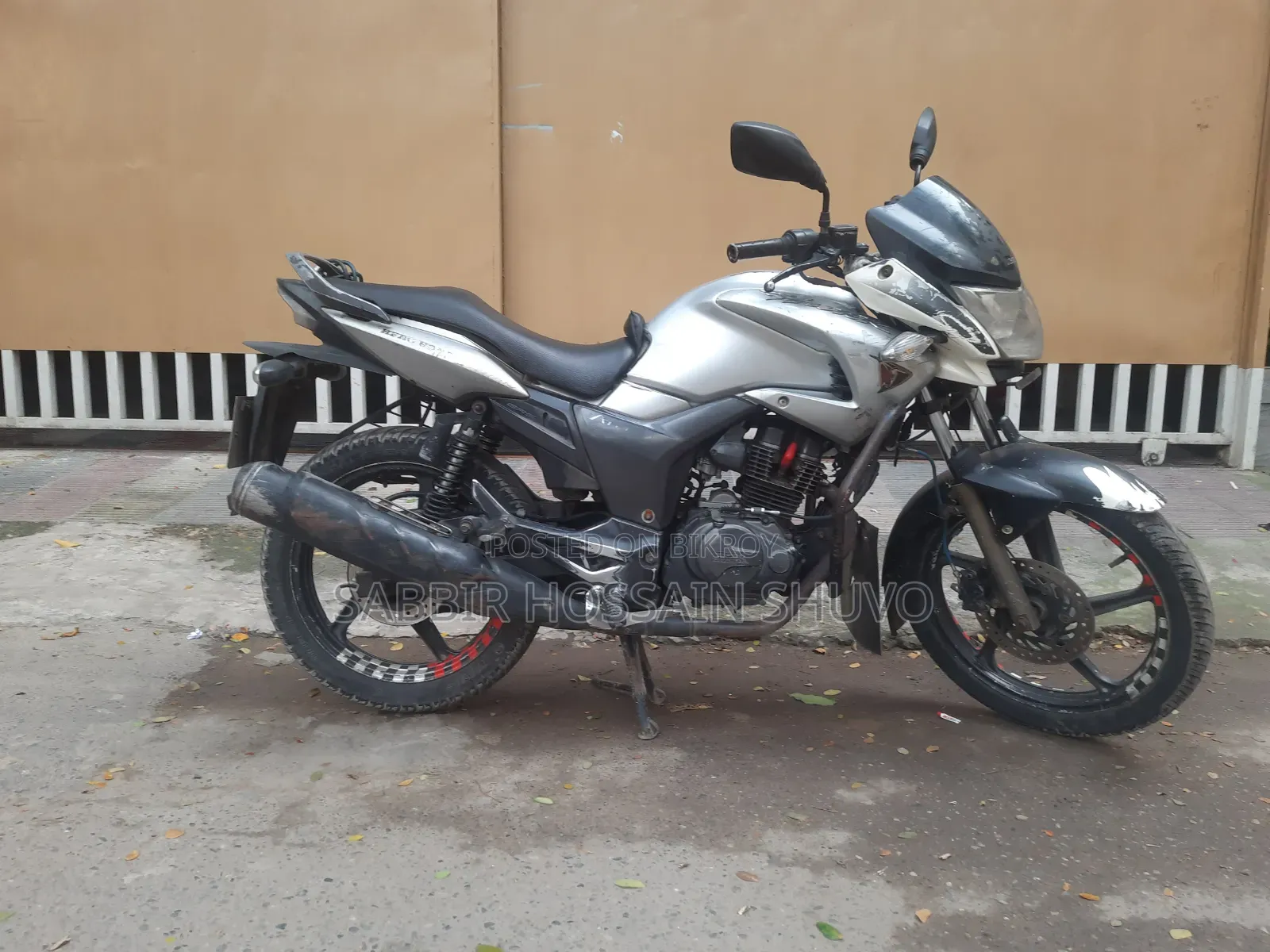 হিরো হাঙ্ক ২০১১ সিলভার