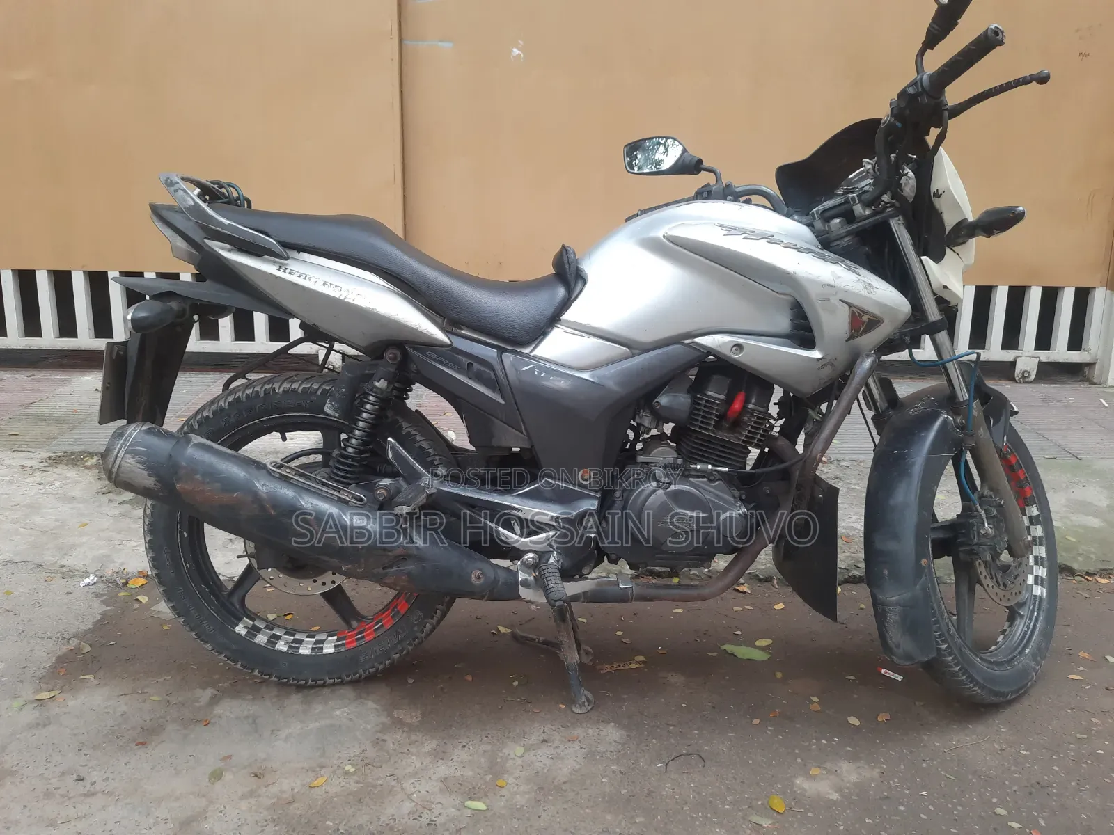 হিরো হাঙ্ক ২০১১ সিলভার