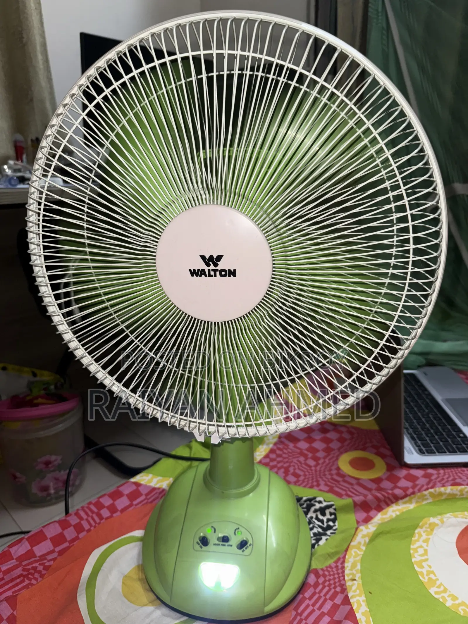 চার্জার টেবিল ফ্যান