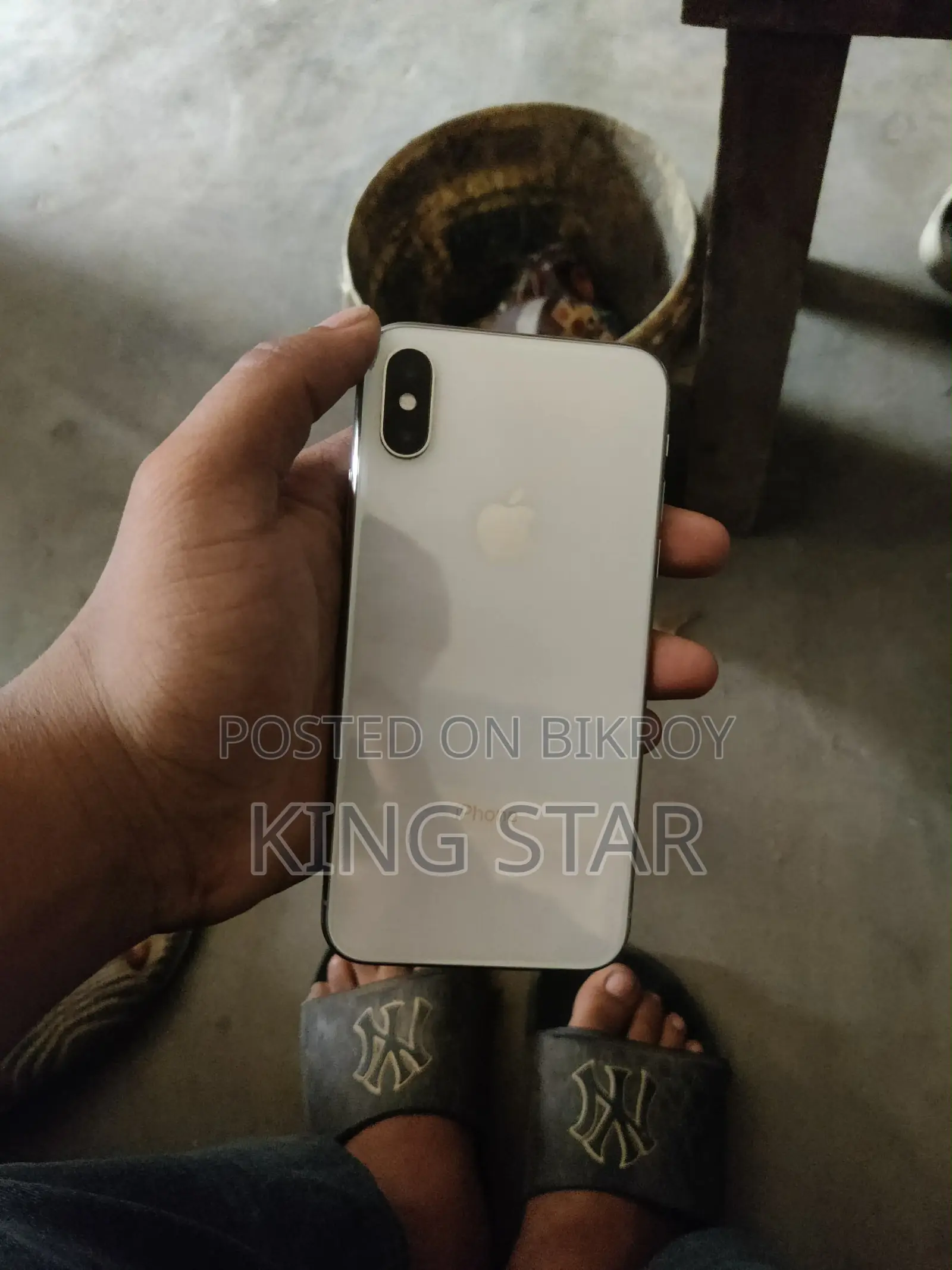 Apple iPhone X 64 GB White
