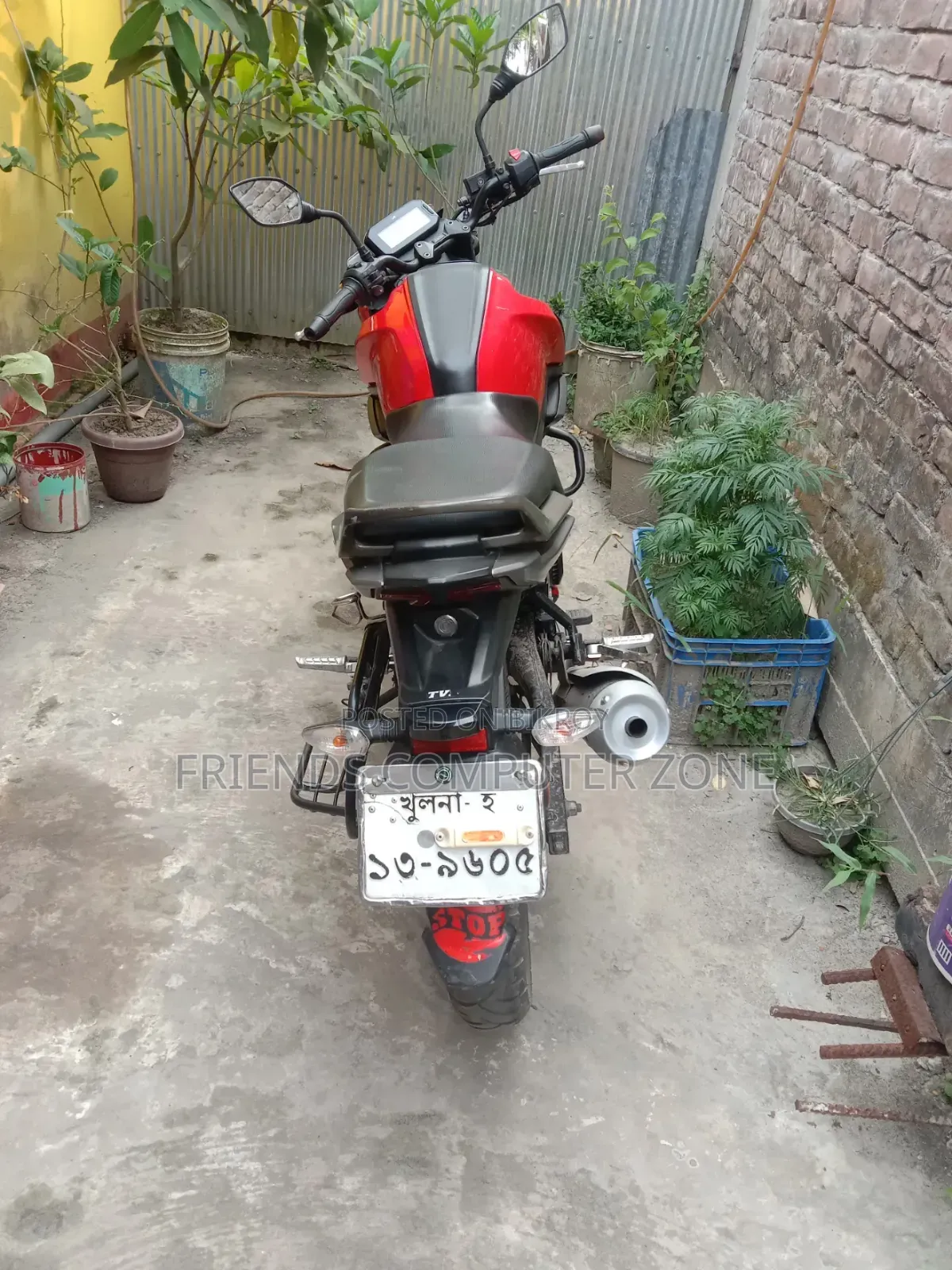 TVS Raider 125 2023 Red