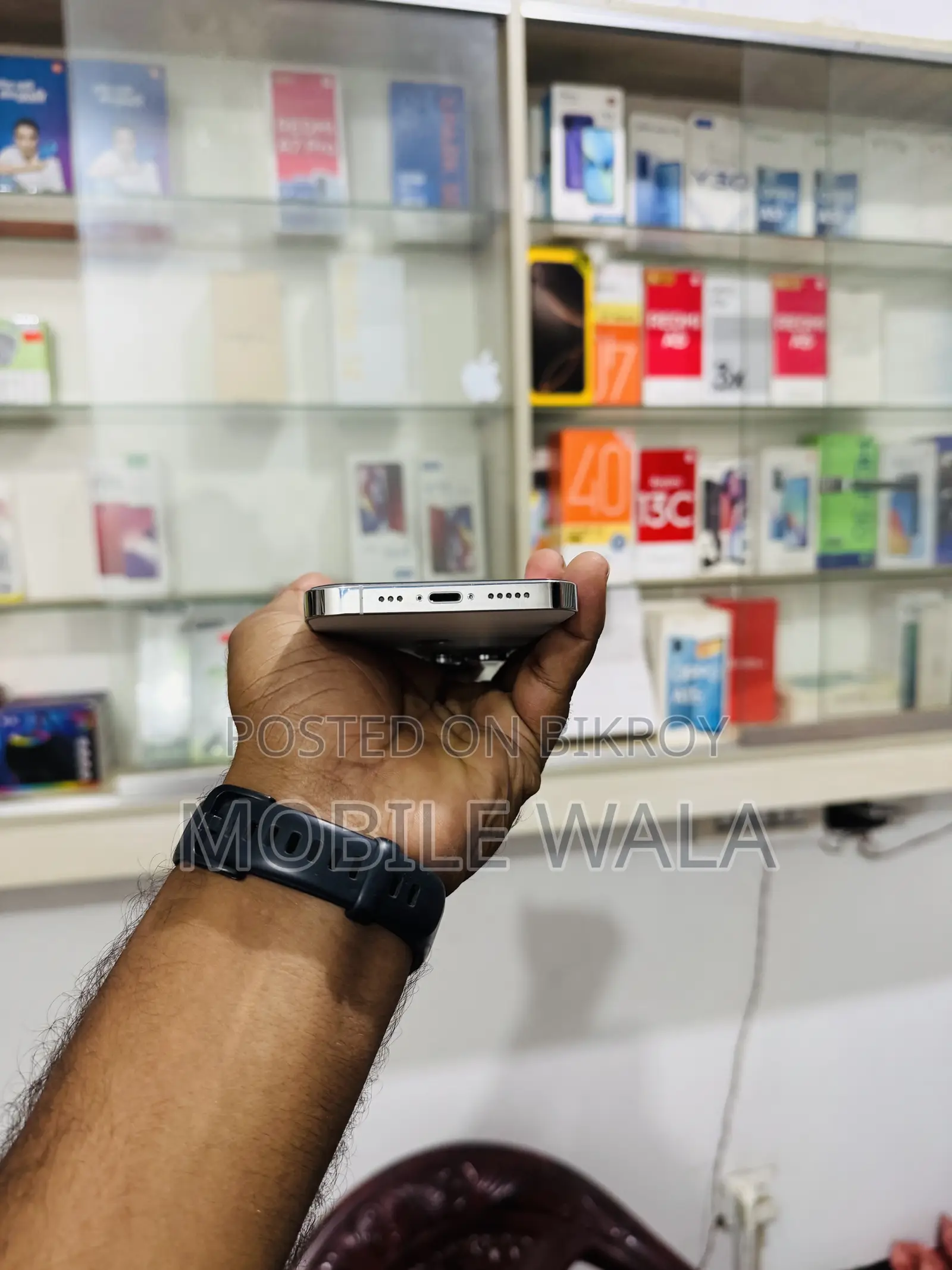 অ্যাপল আইফোন ১৩ প্রো ১২৮ জিবি হোয়াইট