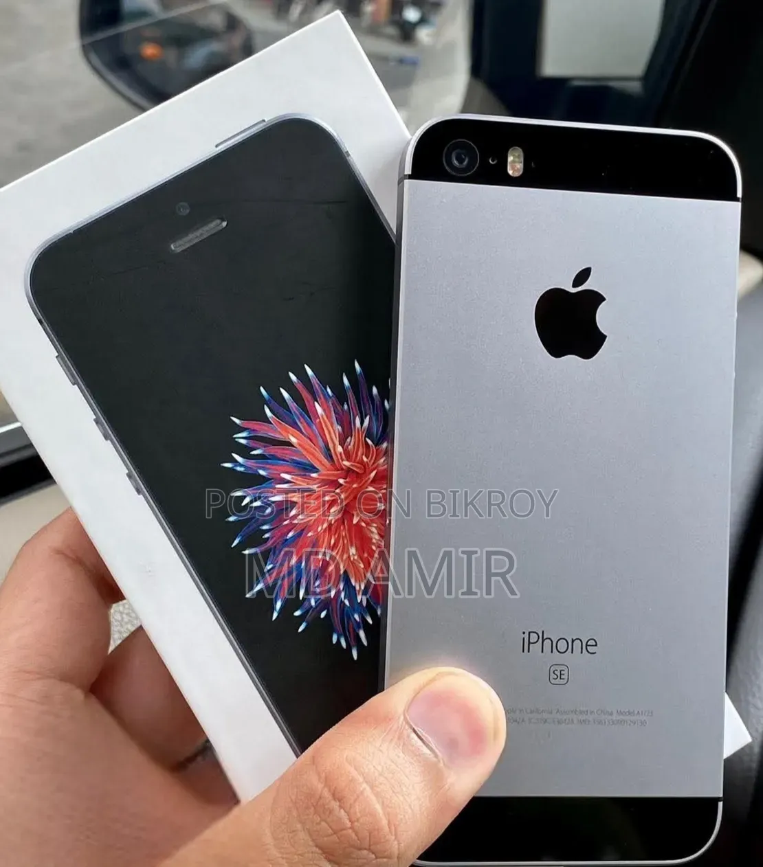 Apple iPhone SE 64 GB Black