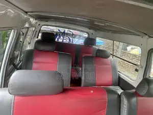 টয়োটা হাইএস ২০০২ সিলভার