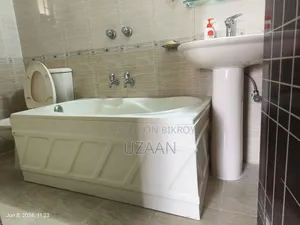 Fibre Made Bathtub for sale | Used for only 1 year