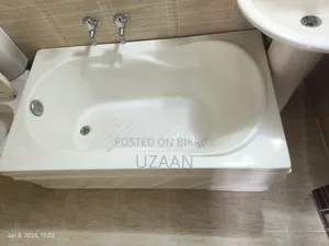 Fibre Made Bathtub for sale | Used for only 1 year