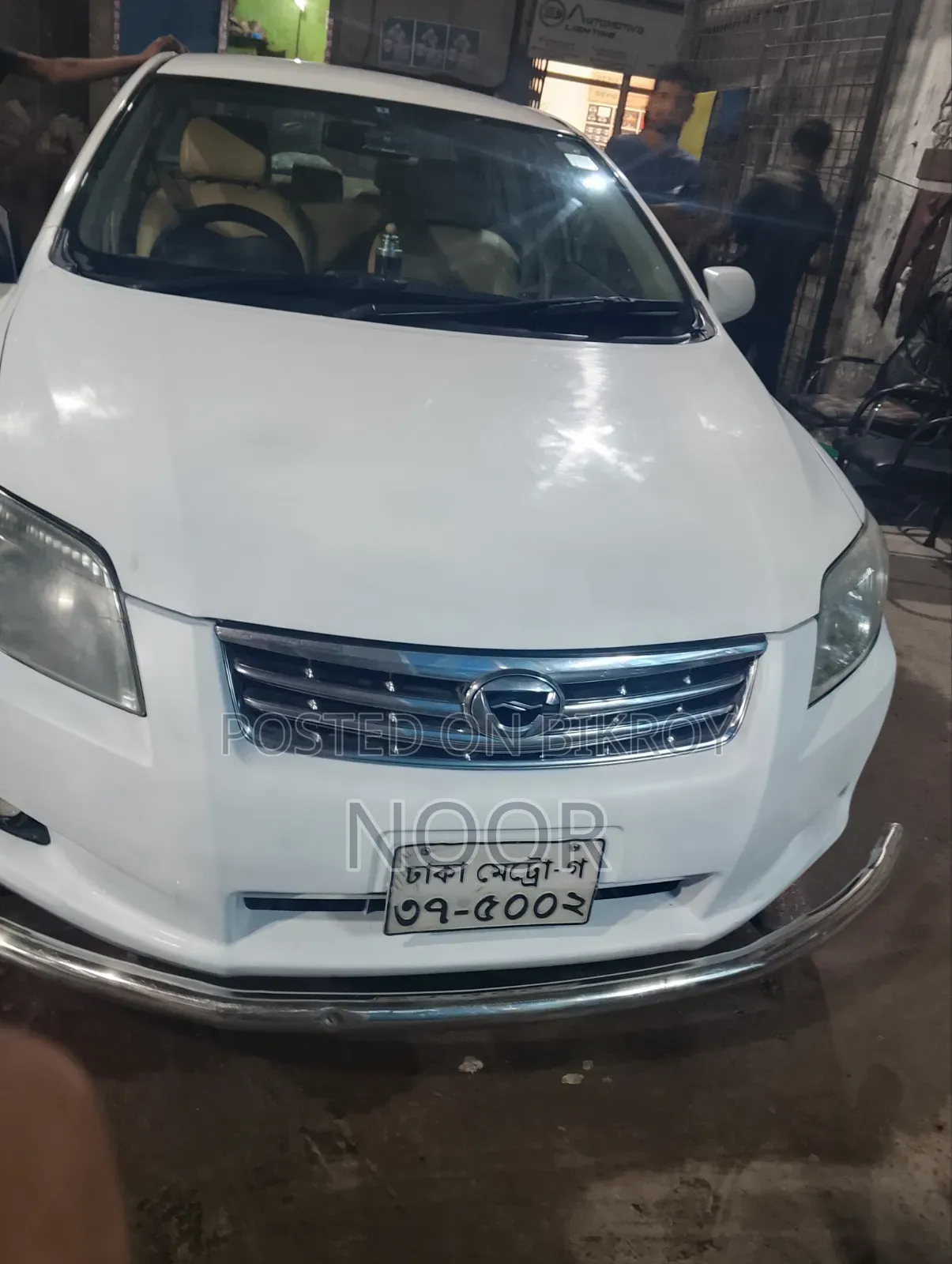 টয়োটা এক্সিও ২০০৯ মডেল,১৪R,গাড়ি রানিং, গাড়ি অল অটো, এয়ারকন্ডিশন অল ওকে,কিন্তু গিয়ার বক্স এ প্রবলেম আছে, কাজ করিয়ে নিতে হবে, সাসপেনশনেও প্রবলেম আছে, কাজ করিয়ে নিতে হবে। এছাড়া গাড়িতে বিন্দুমাত্র কোন অ্যাক্সিডেন্ট হিস্টোরি নেই, গাড়িতে কোন এক্সিডেন্ট হিস্টরি প্রমাণিত হলে আপনার যাতায়াত খরচ আমি নিজে বহন করব, ফুল বডি আপনি চেক করে নিতে পারবেন।
