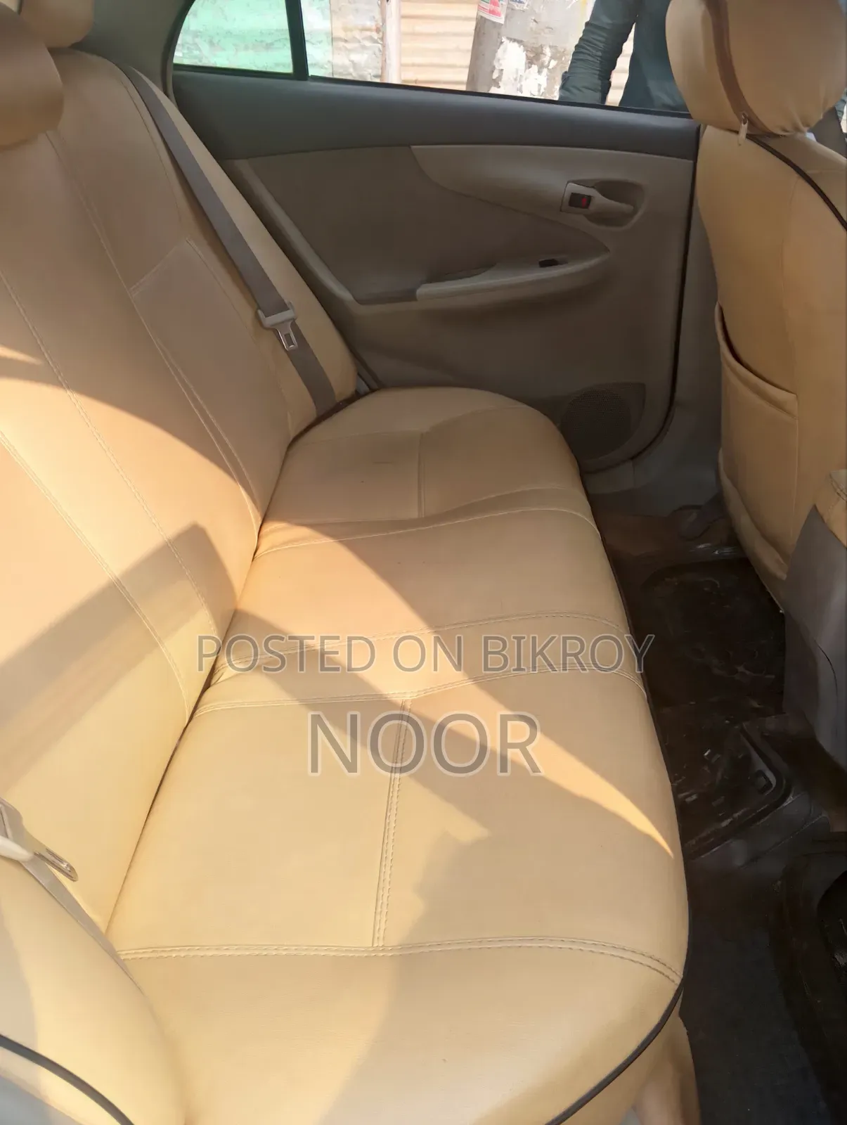 টয়োটা এক্সিও ২০০৯ মডেল,১৪R,গাড়ি রানিং, গাড়ি অল অটো, এয়ারকন্ডিশন অল ওকে,কিন্তু গিয়ার বক্স এ প্রবলেম আছে, কাজ করিয়ে নিতে হবে, সাসপেনশনেও প্রবলেম আছে, কাজ করিয়ে নিতে হবে। এছাড়া গাড়িতে বিন্দুমাত্র কোন অ্যাক্সিডেন্ট হিস্টোরি নেই, গাড়িতে কোন এক্সিডেন্ট হিস্টরি প্রমাণিত হলে আপনার যাতায়াত খরচ আমি নিজে বহন করব, ফুল বডি আপনি চেক করে নিতে পারবেন।