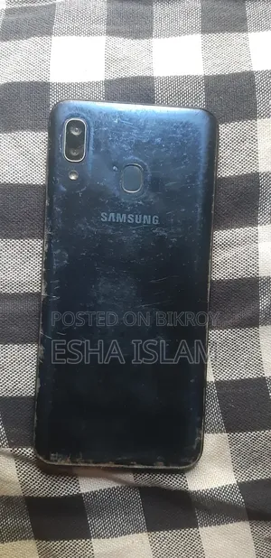 Samsung Galaxy A20 64 GB Black
