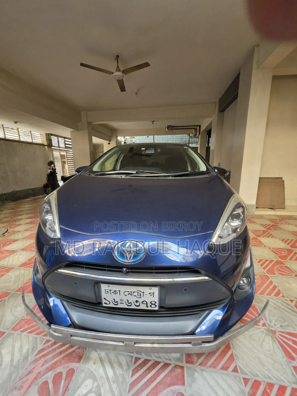 টয়োটা অ্যাকুয়া ২০১৮ নীল