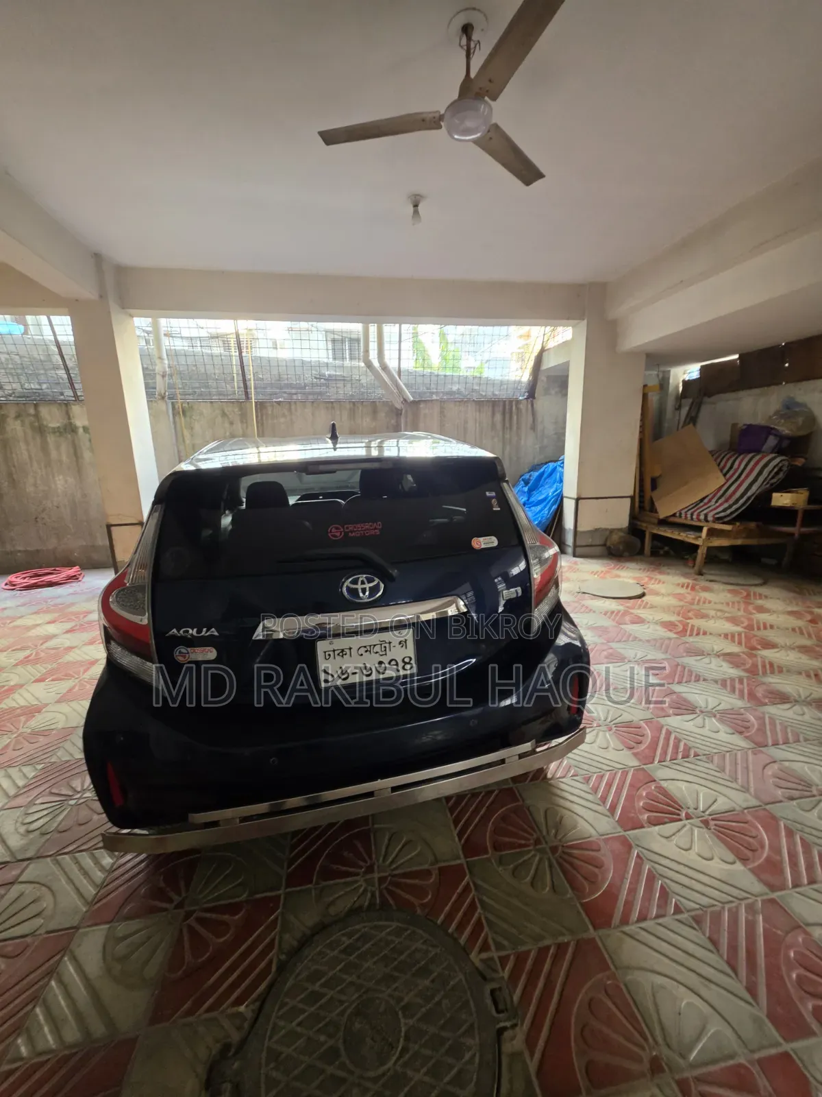 টয়োটা অ্যাকুয়া ২০১৮ নীল