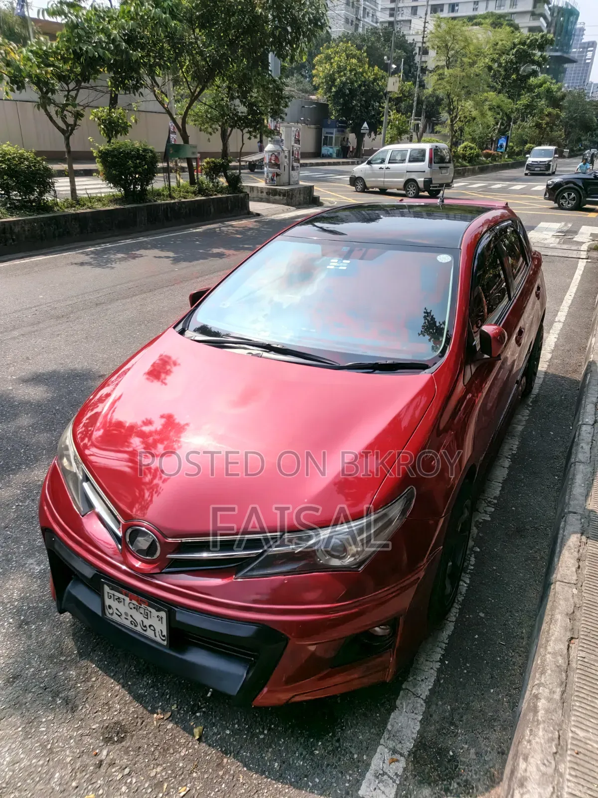 Toyota Auris 2012 Red