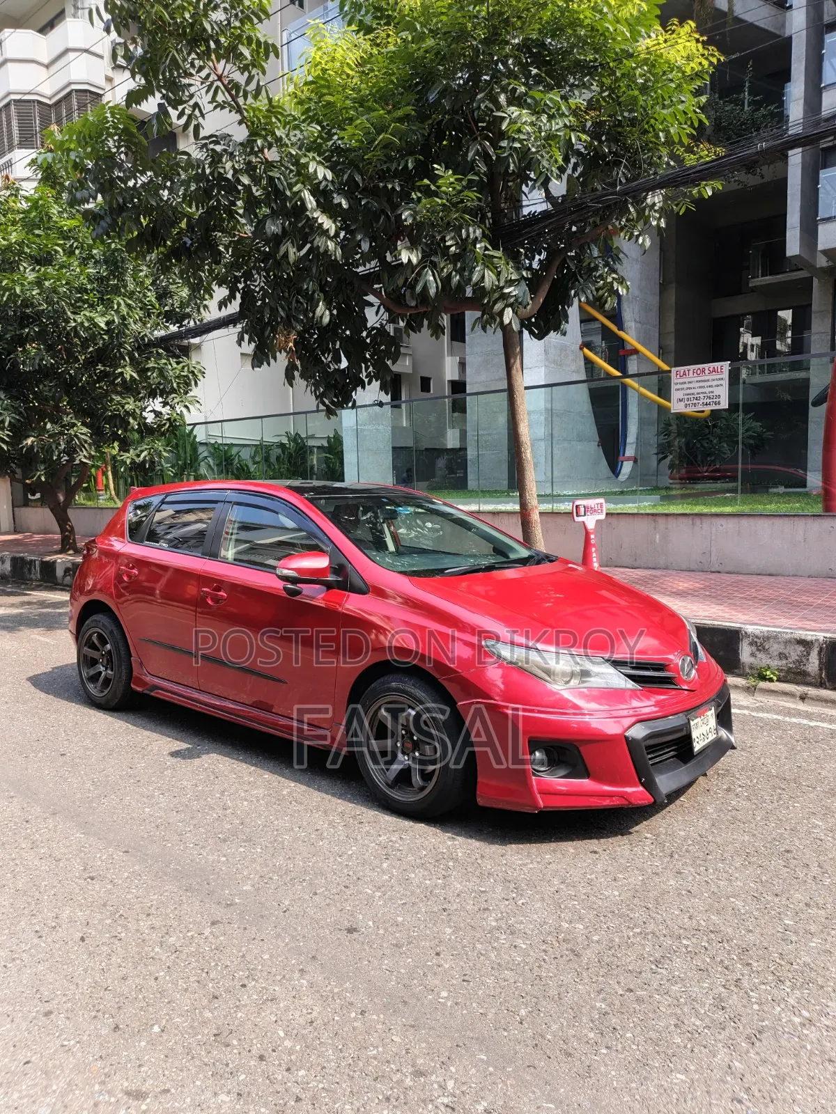 Toyota Auris 2012 Red