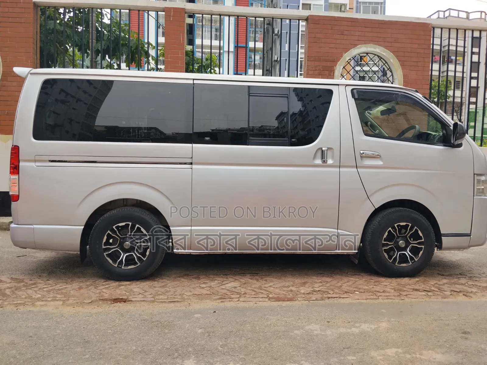 Toyota HiAce SV Premium 2013 Silver