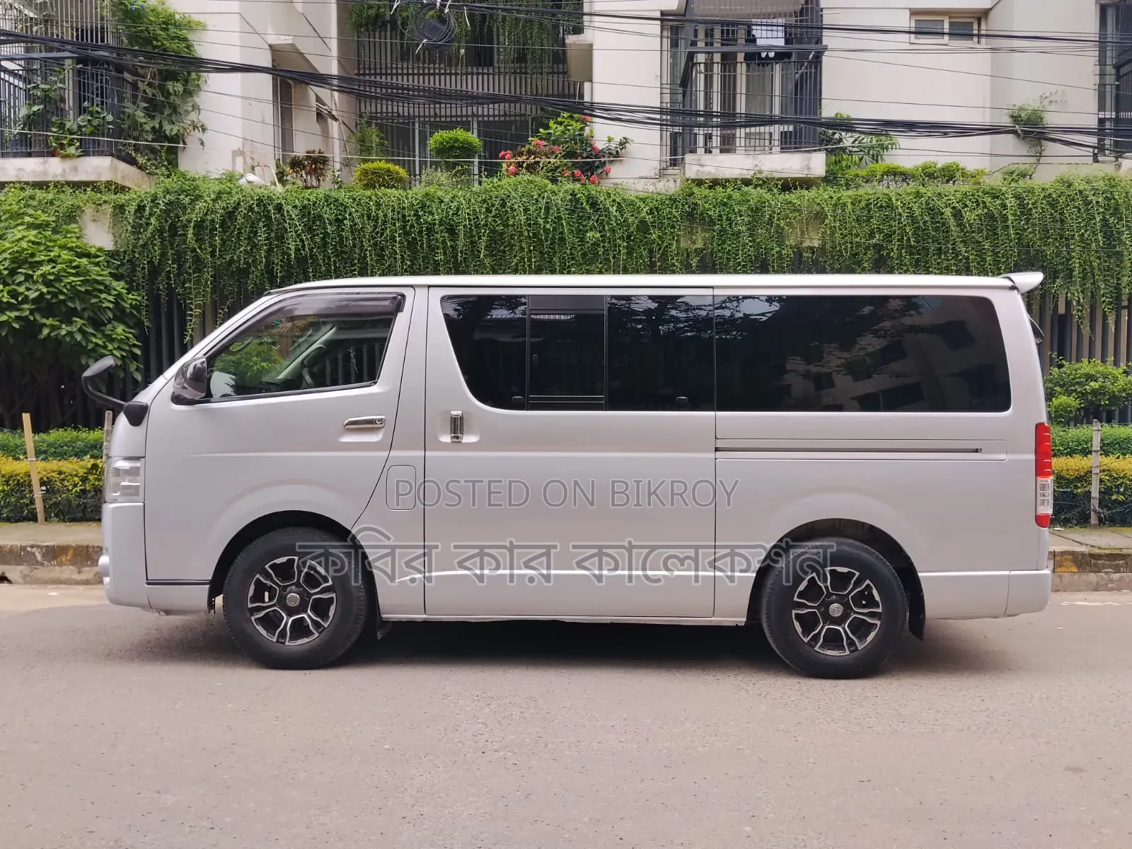 Toyota HiAce SV Premium 2013 Silver