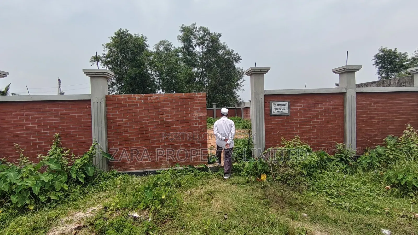 3 Katha East-facing plot on 36 feet road in Sector 9