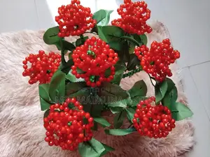 পুথির তৈরি ফুলদানি