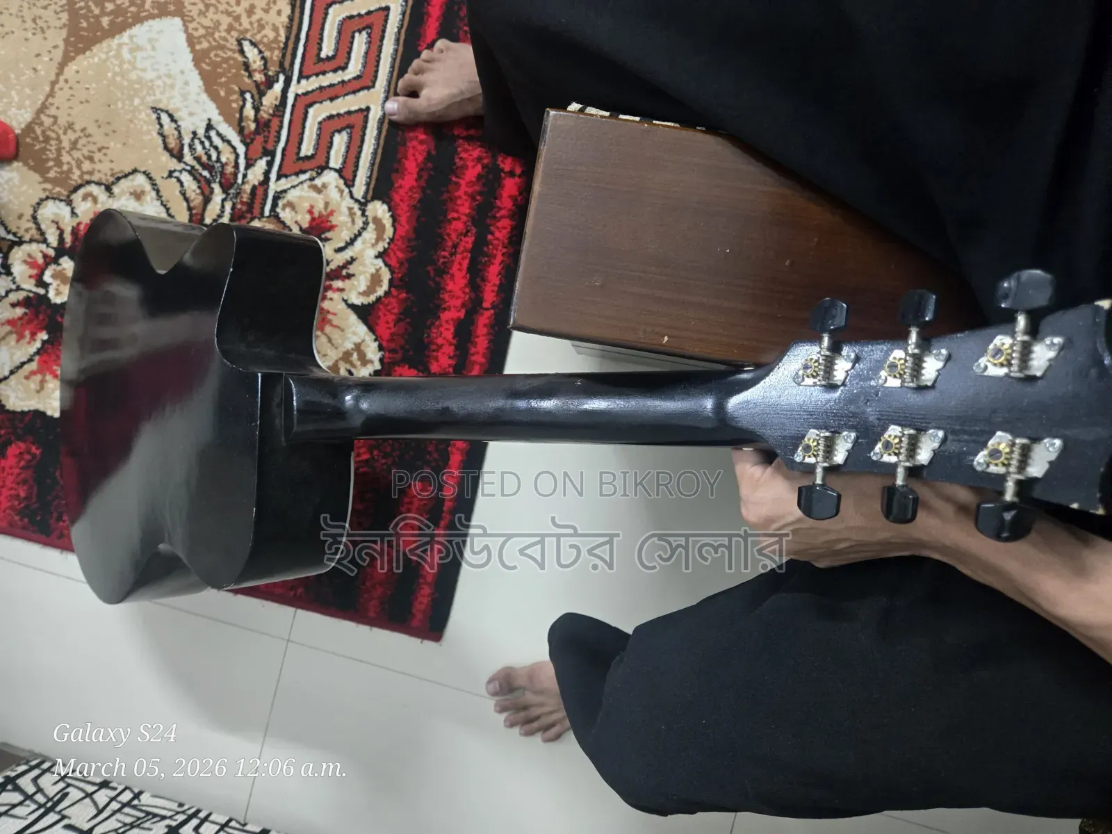 গিটার বিক্রি করবো