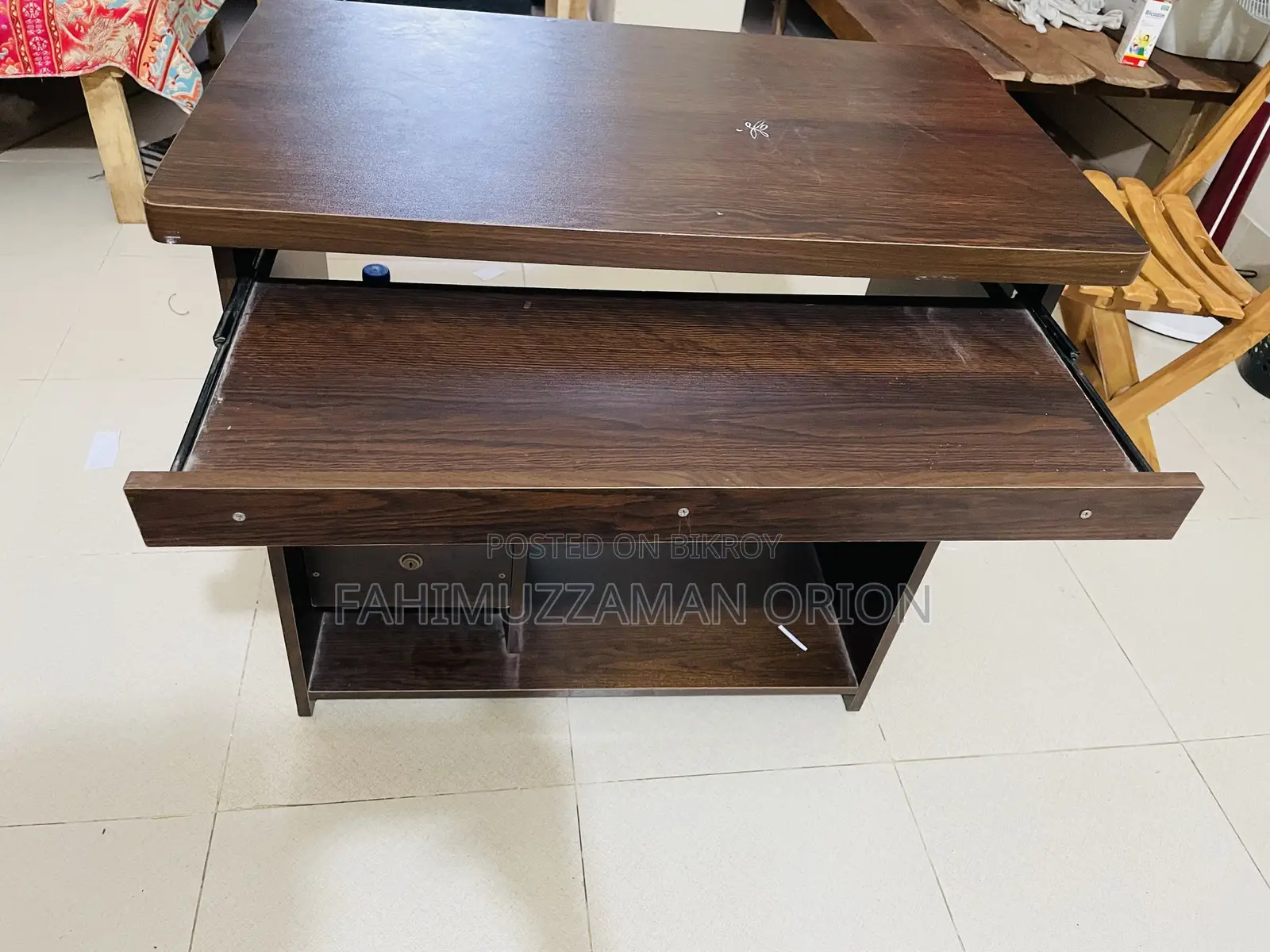 Desktop table for sale