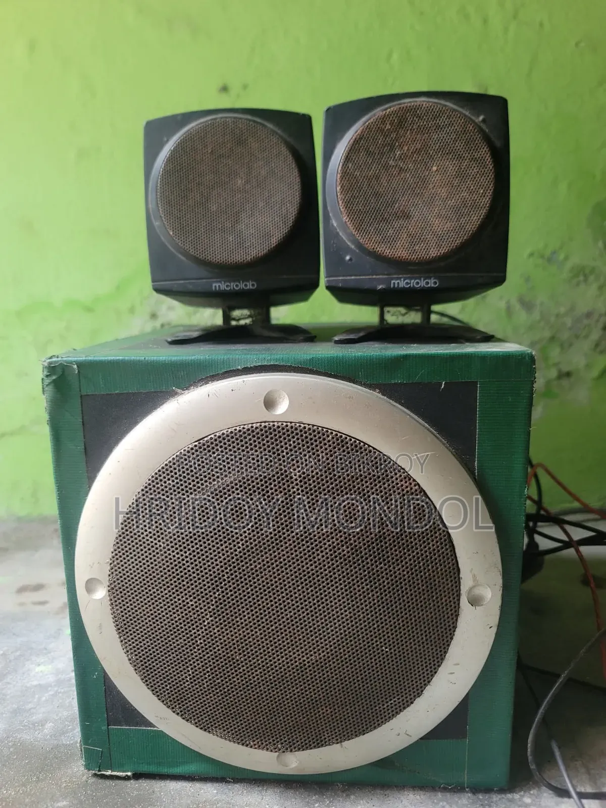 Selling because I don't use it due to being busy.