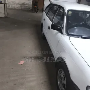 Toyota Corolla 1999 White
